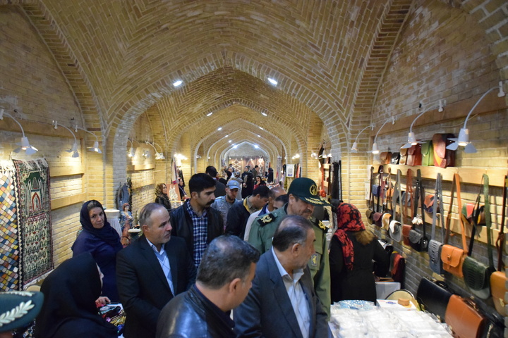 برگزاری جشنواره و نمایشگاه صنایع‌دستی با شعار هنر ماندگار ایرانی در سنندج