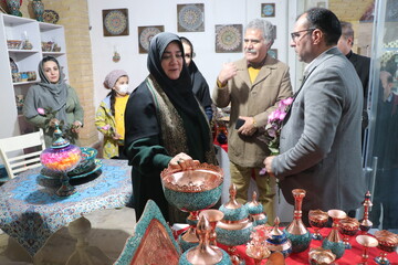 افتتاحیه نمایشگاه صنایع دستی به مناسبت روز زن در خمین