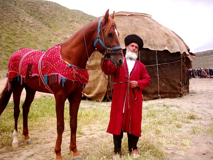 سفر به راز و جرگلان، سرزمین هزار رنگ/ از گورَش تا دژ آلمادوشن