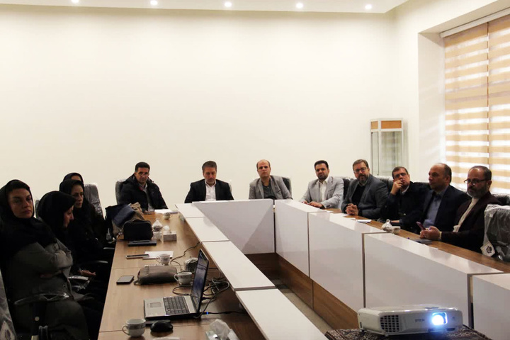 ساماندهی خدماترسانی در حوزه سرویسهای بهداشتی در بیش از ۱۲ هزار کیلومتر مسیرهای گردشگری استان اصفهان ساماندهی خدماترسانی در حوزه سرویسهای بهداشتی در بیش از ۱۲ هزار کیلومتر مسیرهای گردشگری استان اصفهان