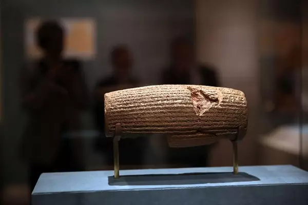 واکنش ادارهکل موزهها به خبر انتقال منشور کوروش به سرزمینهای اشغالی