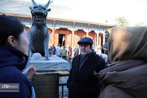 بازدید دکتر دارابی از کاخ تابستانی و معبد بهشتی