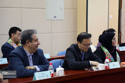 نشست دکتر دارابی با گروه اعزامی آموزش موزه داری در چین