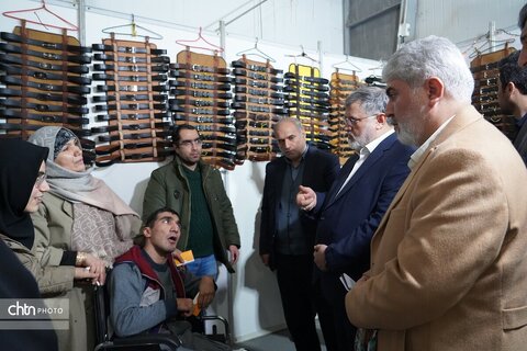 بازدید استاندار آذربایجان غربی از نمایشگاه صنایع‌دستی، سوغات و توانمندی‌های بانوان