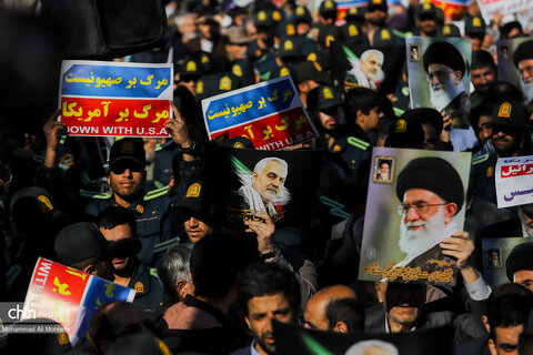 راهپیمایی مردم اصفهان در حمایت از سپاه پاسداران