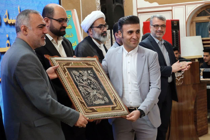 تلاش برای توسعه و توزیع عادلانه گردشگری در مناطق مختلف اصفهان تلاش برای توسعه و توزیع عادلانه گردشگری در مناطق مختلف اصفهان