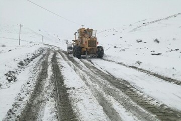 بارش برف جاده یاسوج - چرام را مسدود کرد