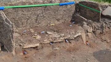 کشف مقبره ۵۵۰۰ساله با اسکلت‌های بدون جمجمه