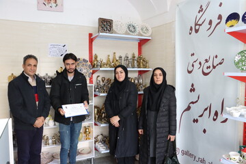 یک فروشگاه صنایع‌دستی در شهرستان سمنان افتتاح شد