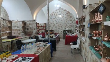 نمایشگاه صنایع‌دستی توانمندی‌های زنان روستایی در محل کاروانسرای خواجه‌نظر جلفا افتتاح شد