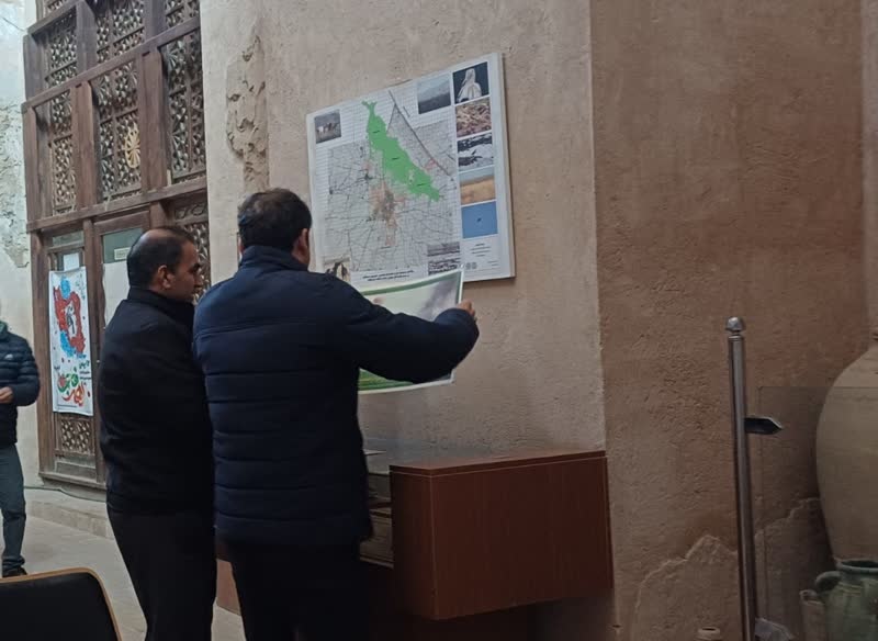 نمایشگاه عکس به مناسبت دهه فجر در گنبد سلطانیه