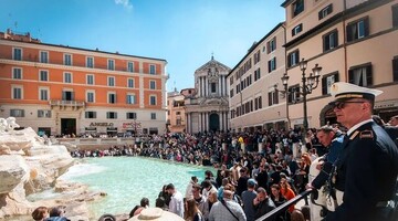تنظیم مقررات مختلف برای مقابله با هجوم گردشگران و کنترل رفتار مسافران در ایتالیا