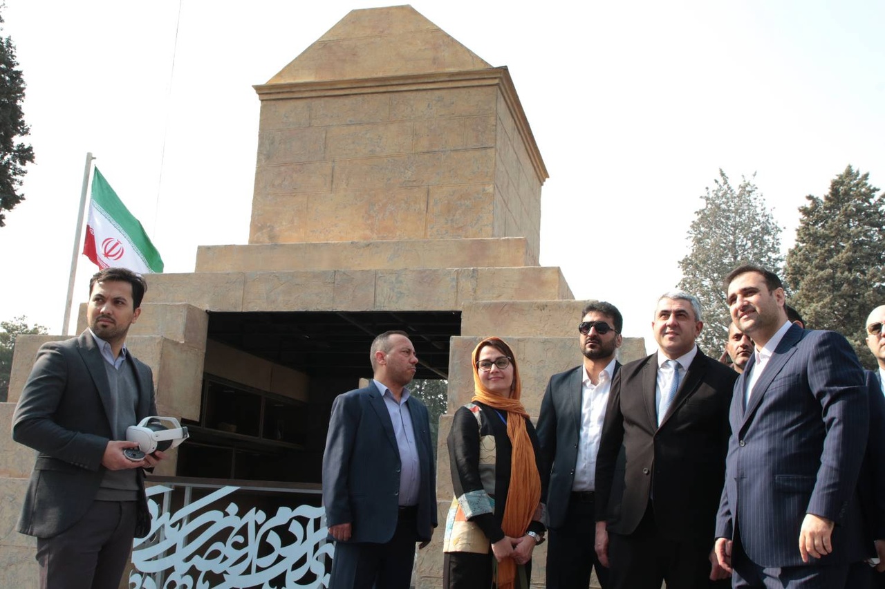 بازدید دبیرکل سازمان گردشگری ملل متحد از هفدهمین نمایشگاه بینالمللی گردشگری تهران