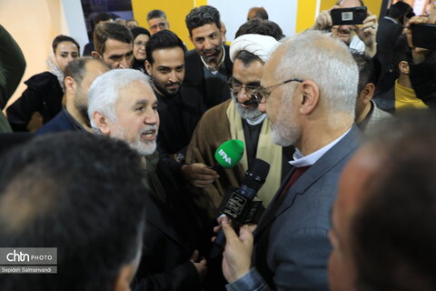 بازدید استاندار خوزستان از غرفه خوزستان