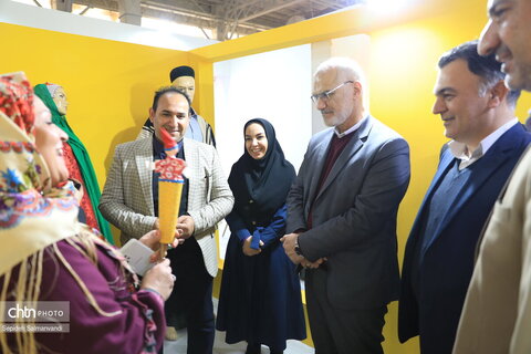بازدید استاندار خوزستان از غرفه خوزستان