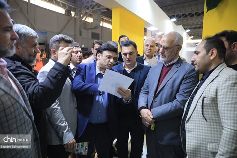 بازدید استاندار خوزستان از غرفه خوزستان