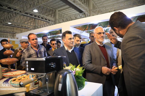 بازدید استاندار خوزستان از غرفه خوزستان