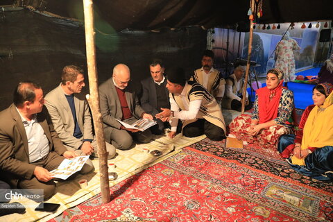 بازدید استاندار خوزستان از غرفه خوزستان