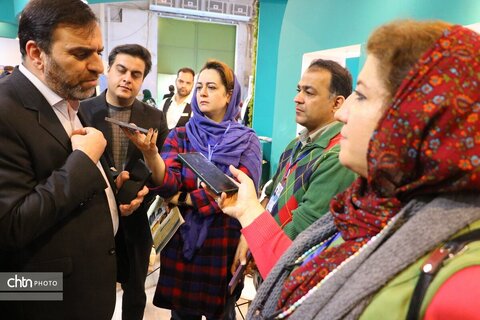بازدید شهردار همدان از غرفه استان همدان در هفدهمین نمایشگاه بین‌المللی گردشگری تهران