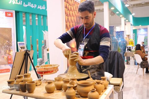 غرفه همدان در سومین روز هفدهمین نمایشگاه بین‌المللی گردشگری تهران و صنایع وابسته