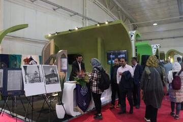 استقبال بی‌نظیر بازدیدکنندگان از غرفه حرم مطهر شاه‌چراغ(ع) در نمایشگاه گردشگری تهران