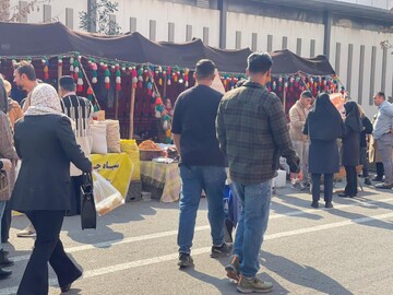 برپایی سیاه‌چادر عشایر کهگیلویه و بویراحمد در نمایشگاه گردشگری تهران