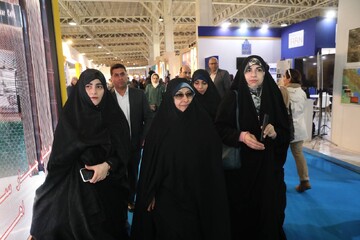 نمایشگاه گردشگری تهران بسیار زیبا برگزار شده است/ رونق گردشگری و صنایع‌دستی ضروری است
