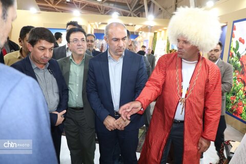 بازدید استاندار خراسان شمالی از غرفه استان در شانزدهمین نمایشگاه گردشگری