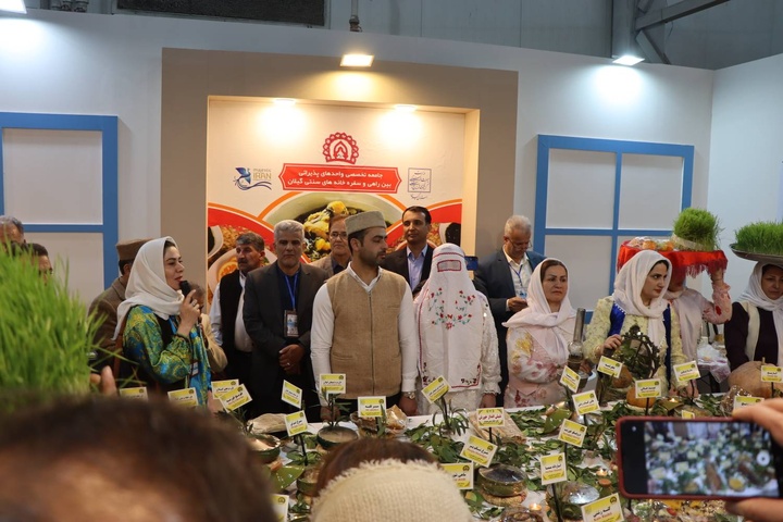 حضور هنرمندان استان گیلان و اجرای آیین سنتی حنابندان تالش در هفدهمین نمایشگاه بین‌المللی گردشگری تهران