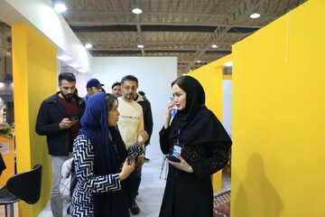 بازید تأثیرگذاران شبکه‌های اجتماعی کشورهای مختلف از غرفه خوزستان در نمایشگاه گردشگری تهران