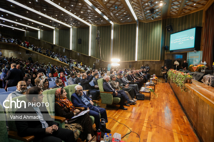 پانزدهمین گردهمایی راهنمایان گردشگری ایران با حضور وزیر میراث‌فرهنگی