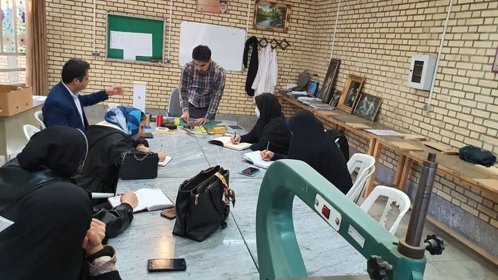 دوره آموزشی صنایع چرم در فراهان مرکزی برگزار شد