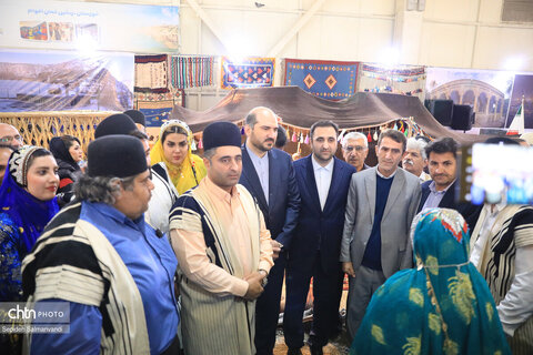بازدید مقامات کشوری از غرفه دستاوردهای میراث فرهنگی خوزستان