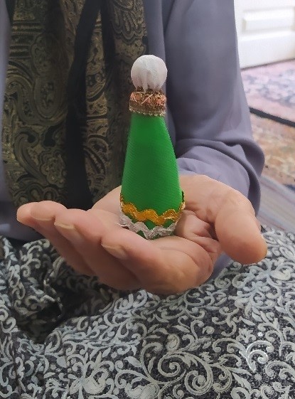 عروسک جانمازی، عروسکی از جنس نور و معطر در سجاده مادربزرگها