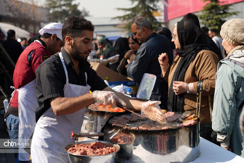 رنگین کمانی از اقوام ایرانی در دومین روز نمایشگاه