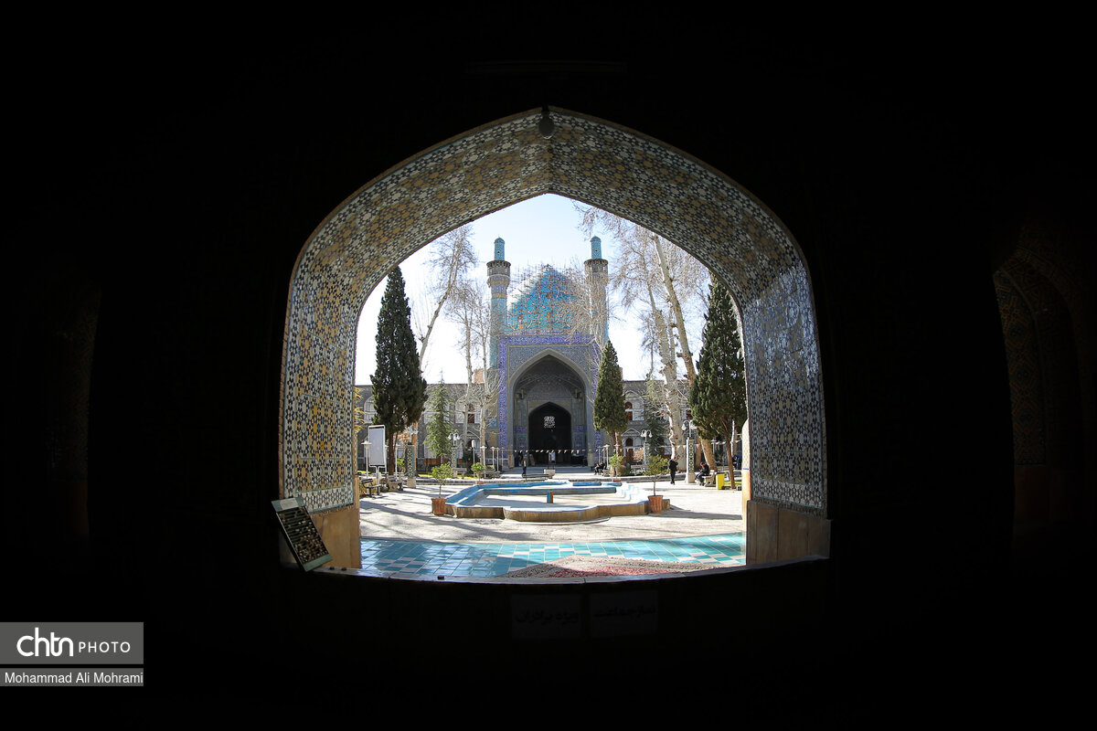 مدرسه چهار باغ اصفهان