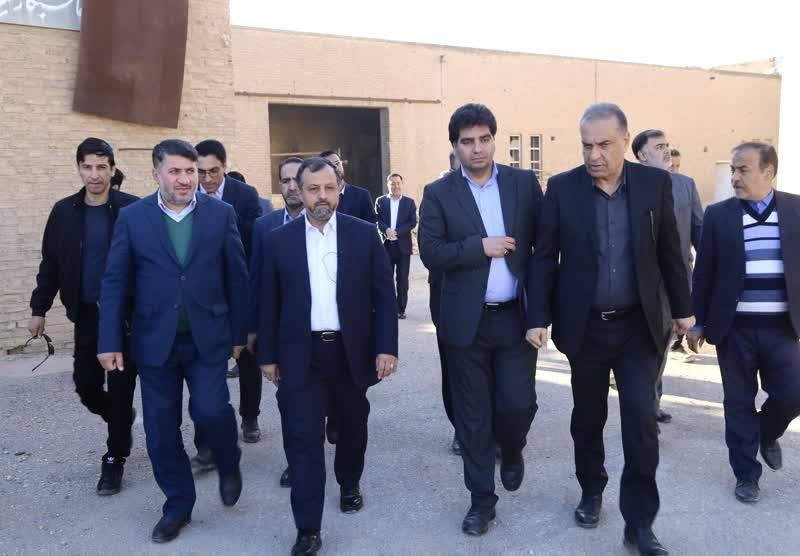 بازدید وزیر اقتصاد از نخستین هتل کارخانه کشور در یزد