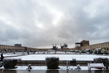 پایش بناهای تاریخی استان اصفهان پس از بارش اولین برف زمستانی انجام شد
