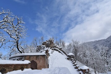 بناهای تاریخی گیلان از آسیب برف و کولاک در امان ماندند
