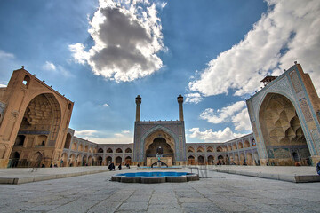 اصفهان محور اصلی توسعه گردشگری خارجی ایران می‌شود