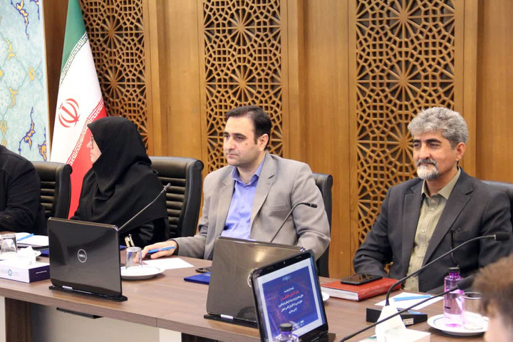 نشست معاون گردشگری کشور با فعالان گردشگری اصفهان نشست معاون گردشگری کشور با فعالان گردشگری اصفهان