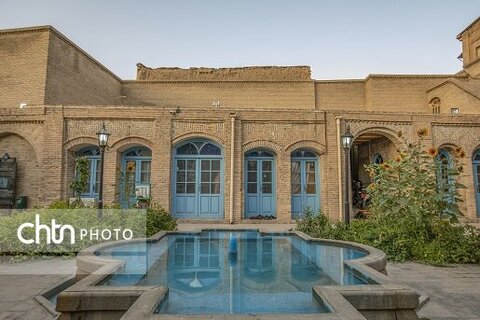 خانه تاریخی آخوند ابو خرم‌آباد؛ عمارت صاحبدلان