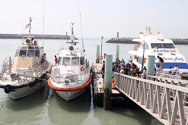 طرح سفرهای نوروزی کلید خورده است/ قایق‌های تفریحی آماده ارایه خدمات رفاهی به مردم هستند/ تردد مسافری برای اولین‌بار در ابوموسی