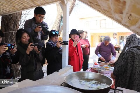 بازدید اینفلوئنسرهای چینی از شهرستان سلطانیه