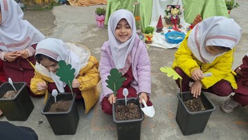 مراسم کاشت بذر و ایجاد نهالستان در لاهیجان برگزار شد