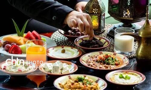 آداب و رسوم مردم ترکیه در ماه رمضان/ از «اجاره دندان» تا «محیا»ی مساجد و خوردن شربت ریحان بنفش