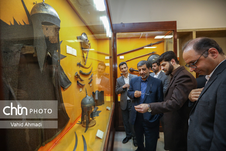 بازدید مهندس ضرغامی از موزه نظامی کاخ سعد آباد