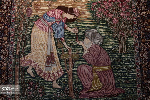 نمایش بافته‌های تصویری عصر قاجار در موزه فرش