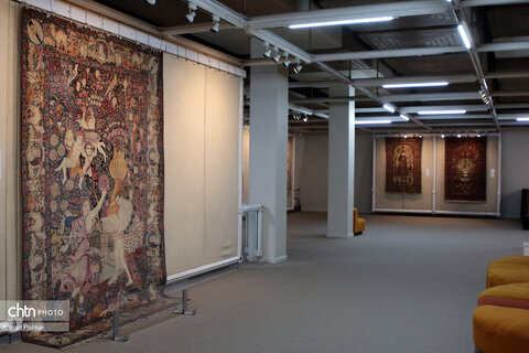 نمایش بافتههای تصویری عصر قاجار در موزه فرش