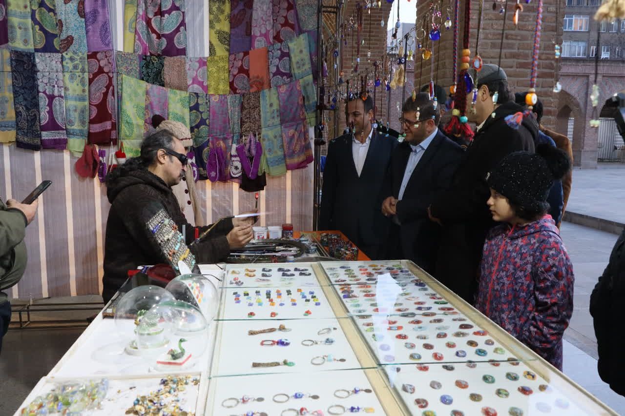 افتتاح نمایشگاه نوروزی صنایع‌دستی در مسجد کبود تبریز